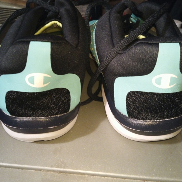Unisex Champion gym shoes - Picture 3 of 7